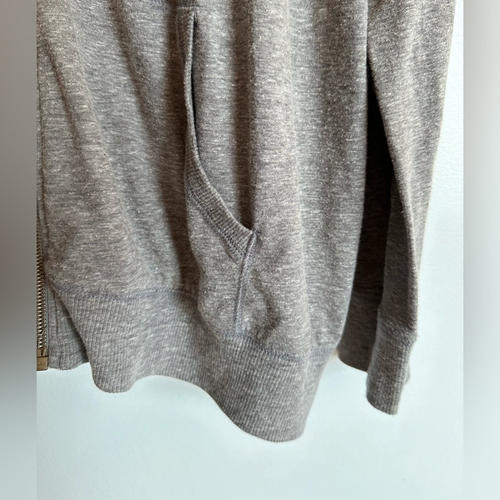 SOLD- Torrid Womens Zip Up Hoodie Size 4 Plus Size Solid Grey Design Hood Full - Picture 3 of 6
